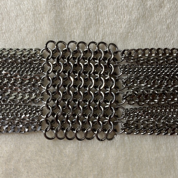 NWOT Multi chain bracelet - Picture 4 of 9